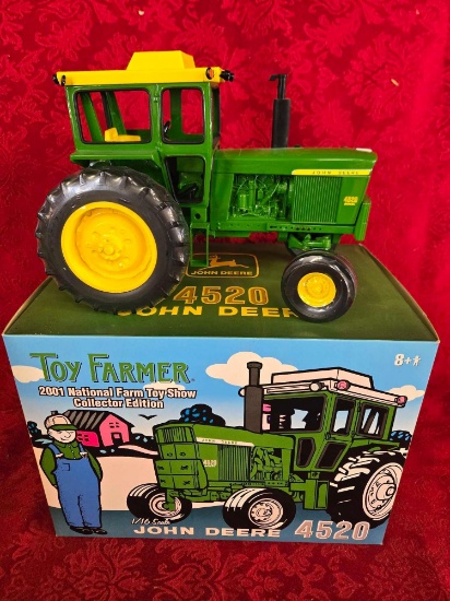 John Deere 4520 Toy Farmer 1/16