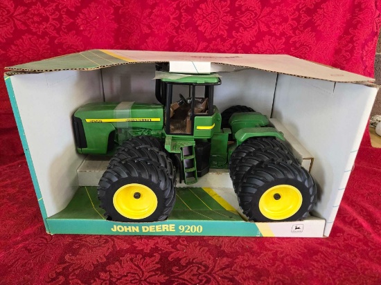 John Deere 9200 with Triples 1/16