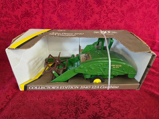 John Deere 1940 12A Combine Collectors Edition 1/16