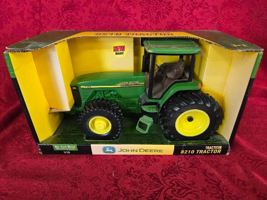 John Deere 8210 Tractor 1/16