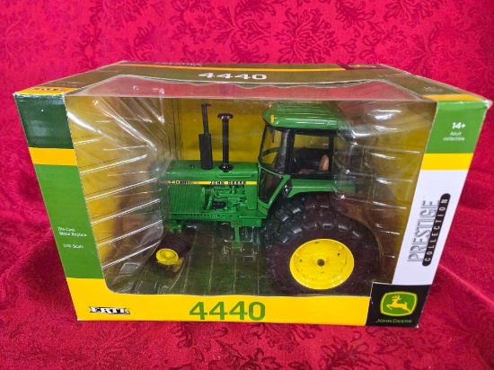 John Deere 4440 Prestige Collection 1/16