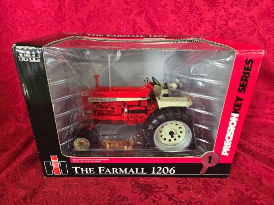 The Farmall 1206 Precision Key Series No.1 1/16