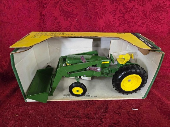 John Deere Utility Tractor with End Loader 1/16