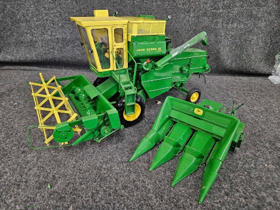 Custom John Deere 55 Corn Special Combine with Grain and Corn Heads 1/16