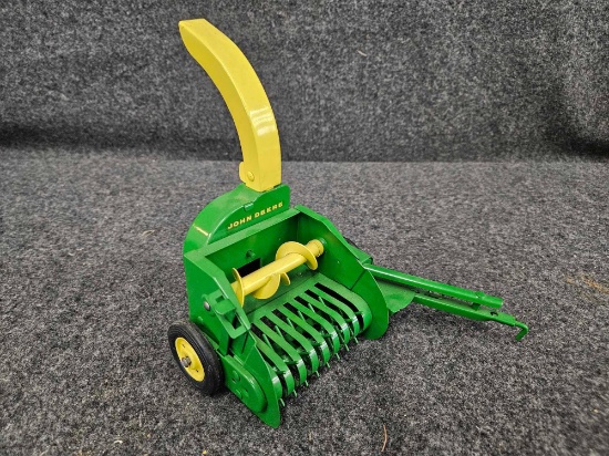 Custom John Deere Chopper 1/16