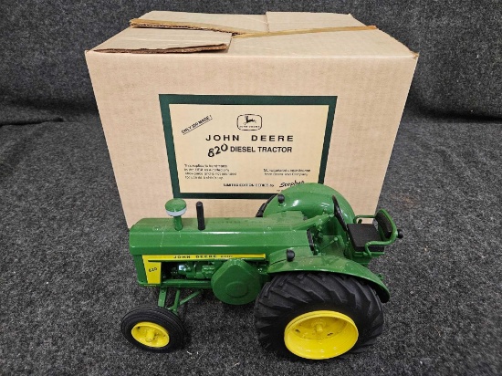 John Deere 820 Diesel Tractor 1/16 by Stephan