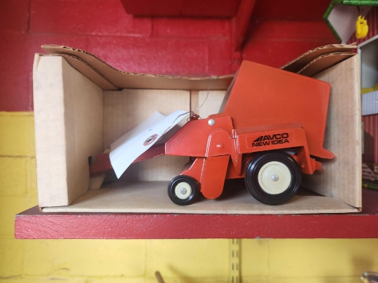 Scale Models Avco 1/16 Bale King Round Baler