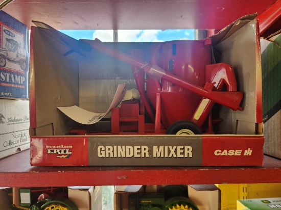Ertl 1/16 Case IH Grinder Mixer