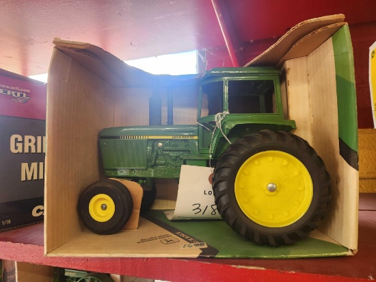 Ertl 1/16 John Deere 4450 with Duals