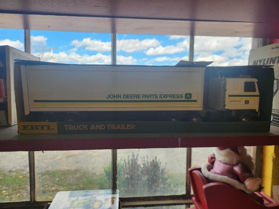 Ertl 1/24 John Deere Parts Express
