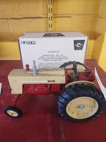 Ertl Cockshutt 560 National Farm Toy Museum