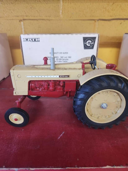 Ertl Cockshutt 570 Super National Farm Toy Museum