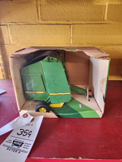 Ertl 1/16 John Deere Round Baler