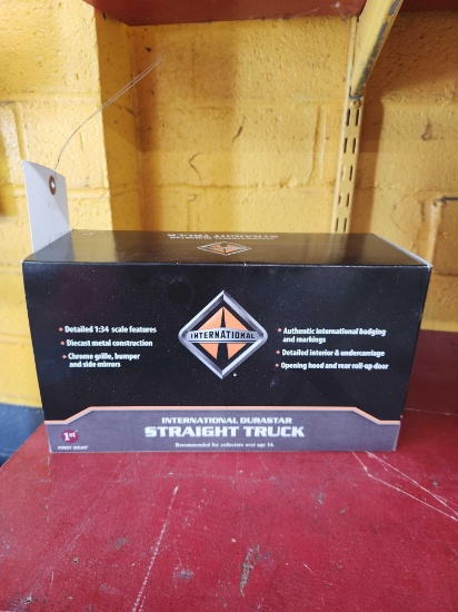 First Gear 1/34 IH Dura Star Straight Truck