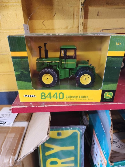 Ertl 1/32 John Deere 8440