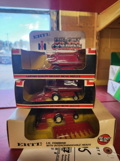 Ertl 1/64 IH Combines Bid 3