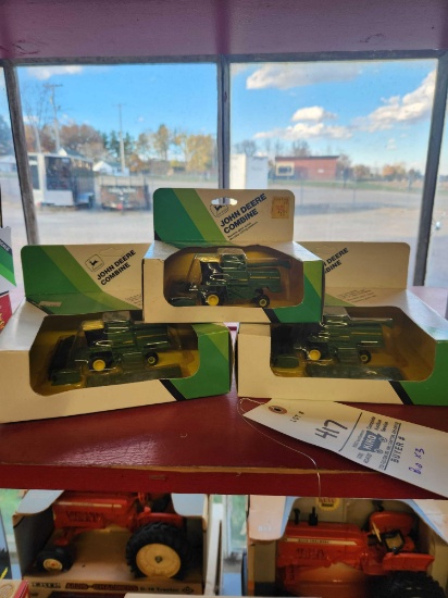 Ertl 1/64 John Deere Combines Bid X3