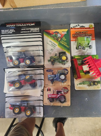 Misc Box Ertl and Scale Model 1/64 Minatures
