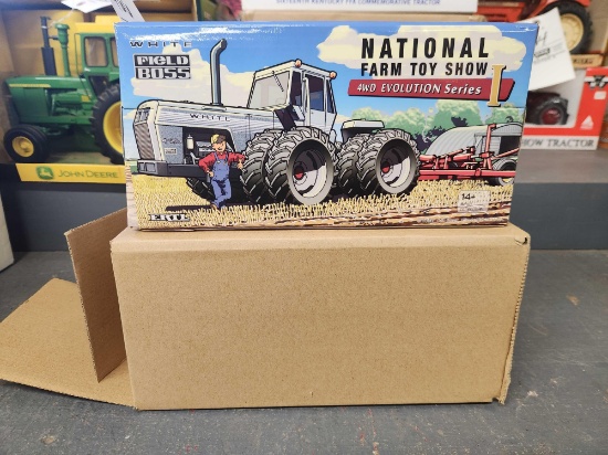Ertl 1/32 White Field Boss 2013 National Farm Toy Show