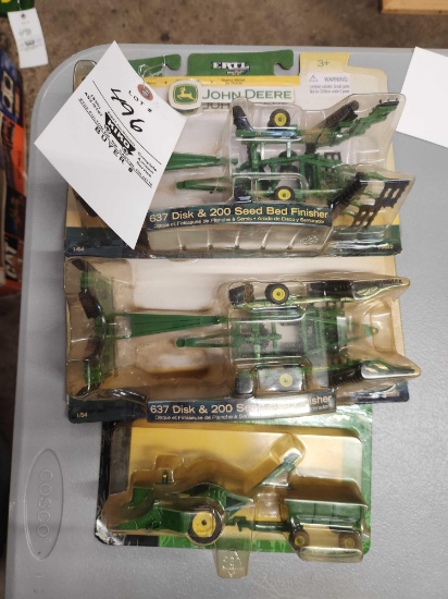 Ertl 1/64 John Deere Minatures