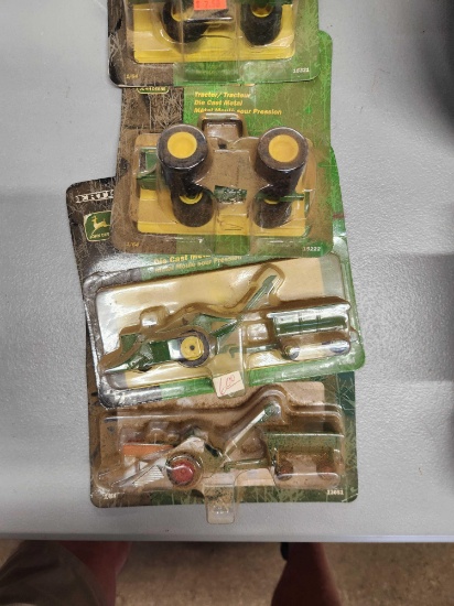 Ertl 1/64 John Deere Minatures