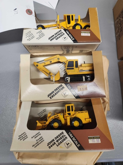 Ertl 1/64 John Deere Construction Minatures