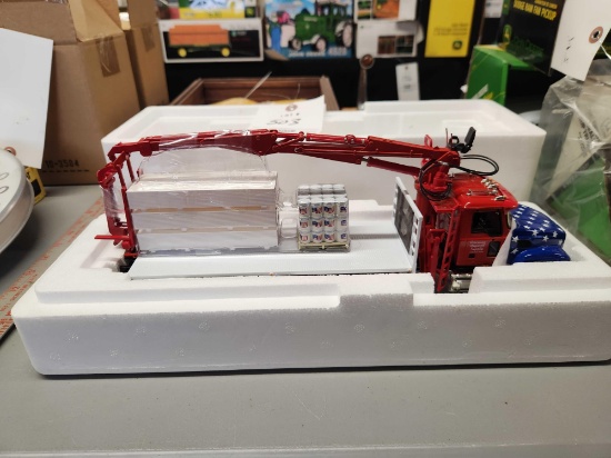 1st Gear 1/34 Material Handling Truck
