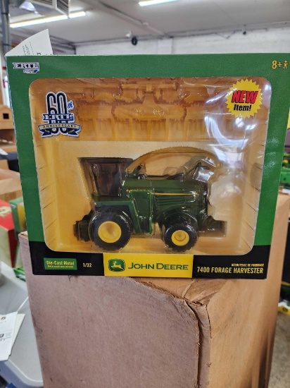 Ertl 1/32 John Deere 7400 Forage Harvester