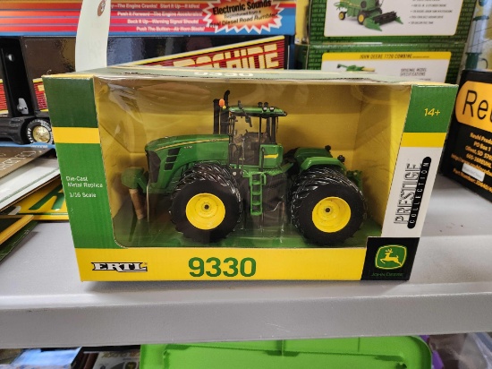 Ertl 1/32 John Deere 9330 Prestige Mislabeled as 1/16 scale