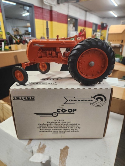 Ertl 1/16 Co op E5 National Farm Toy Museum