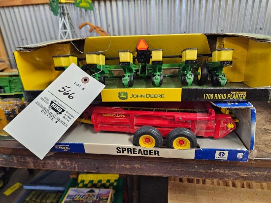 Ertl 1/16 JD1700 planter and NH manure spreader, bid x 2