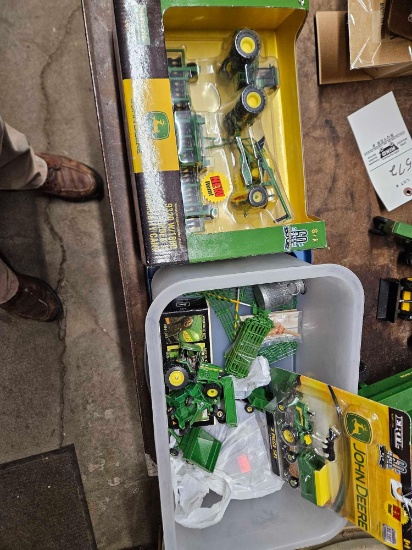 Assorted 1/64 toys