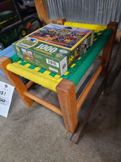 Knittted stool, puzzle, mini hay bales