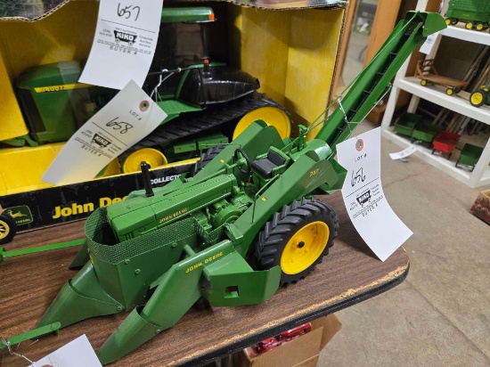 John Deere 10 Tractor with 237 Corn Picker Weber