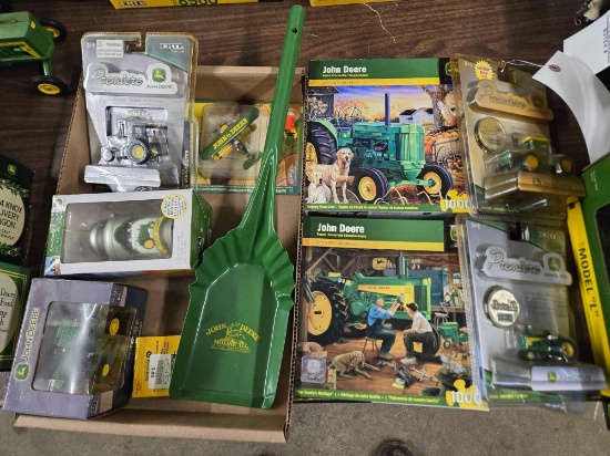 John Deere Puzzles, 1/64 Tractors