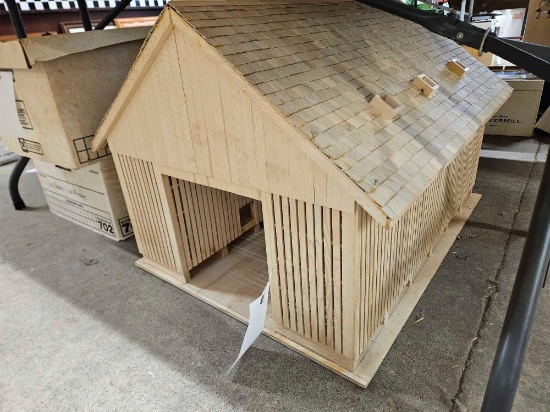Custom drive thru corn crib, 24 x 31in