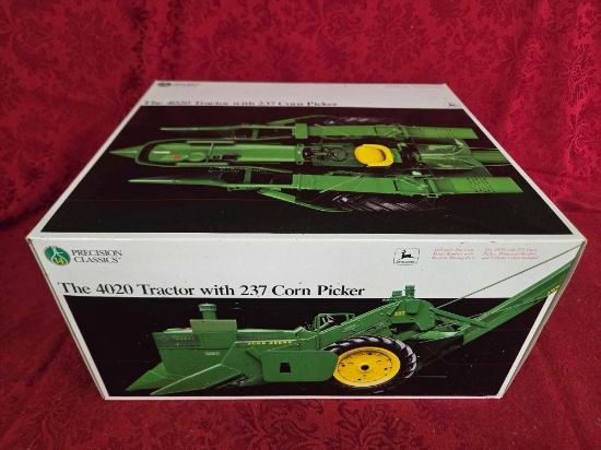 John Deere 4020 Tractor with 237 Corn Picker Precision Classics No.14 1/16