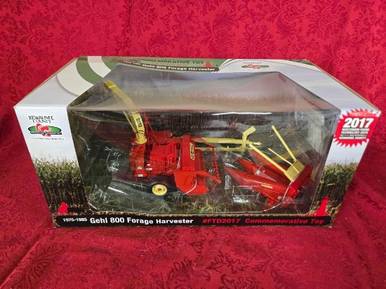 Gehl 800 Forage Harvester Commemorative Toy 1/16