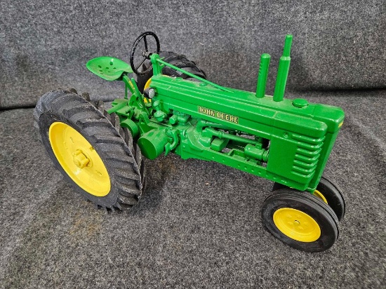 John Deere Model B 1/8