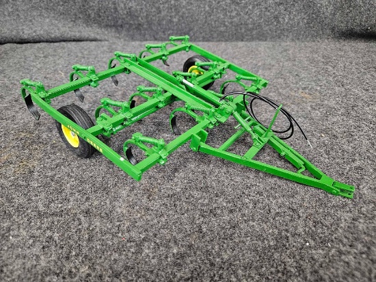 Custom John Deere Chisel Plow 1/16