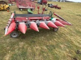 IH 1063 6 row corn head