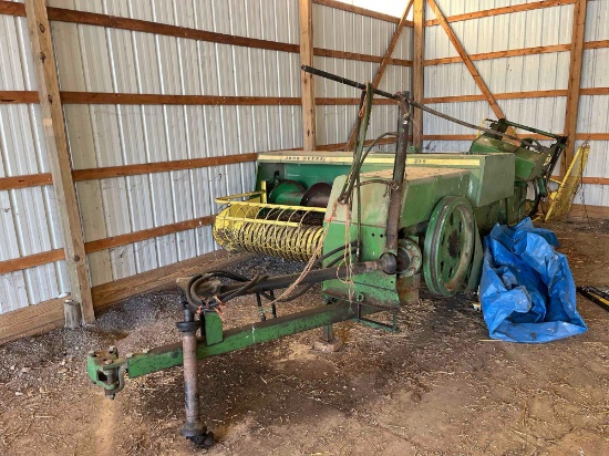 John Deere 336 square baler with model 30 pan kicker