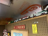 HESS Toy Trucks / Auto Toy Trucks