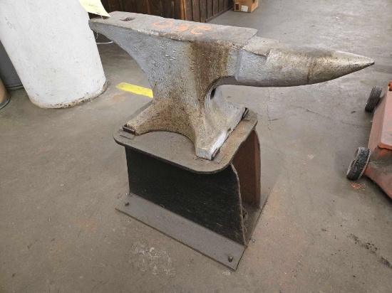 280lbs anvil with custom metal holder
