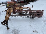 Avco New Idea Model 402 hay rake