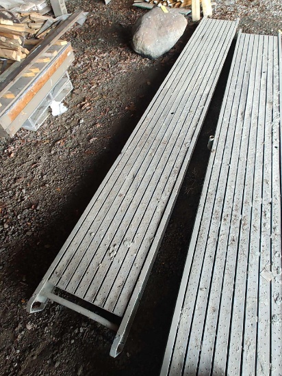 Approximately 24' Aluminum Plank