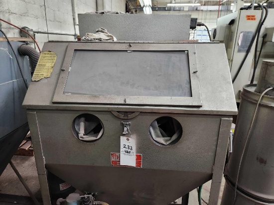Trinco Dry Blast Cabinet
