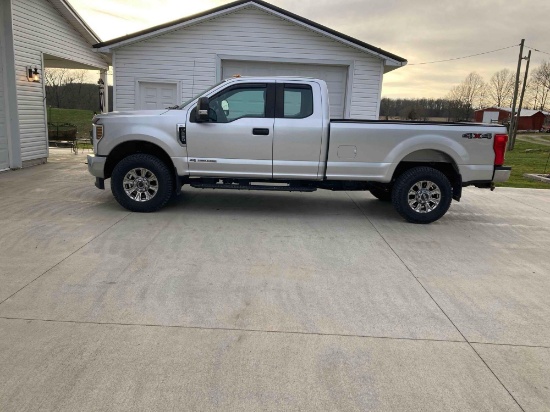 One Owner 2019 Ford F250 SRW 4X4 6.7 Powerstroke Diesel
