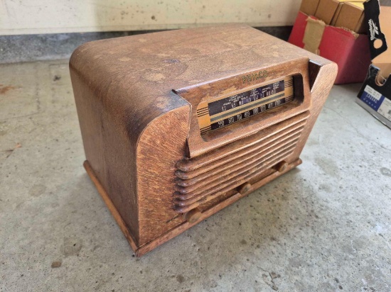 Vintage Philco Radio
