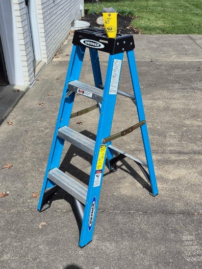 Werner 4 Ft. Fiberglass Ladder